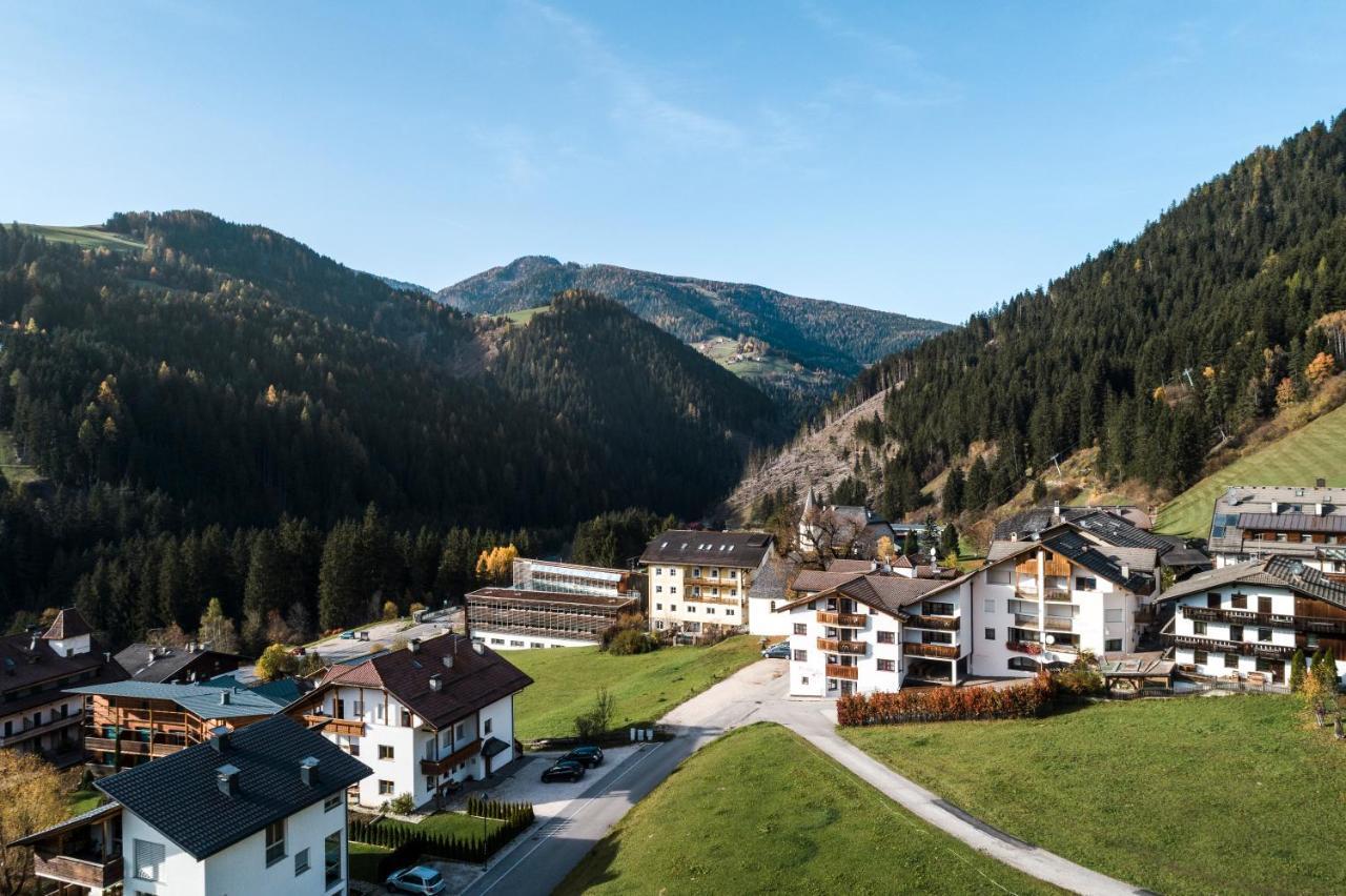 Piculin Alpin Apartments Сан Мартино ин Бадия Екстериор снимка
